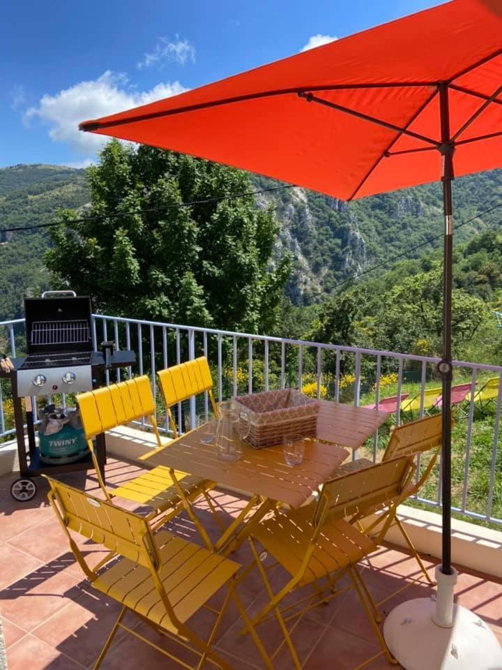 Les Gites De Bouyon Exterior foto